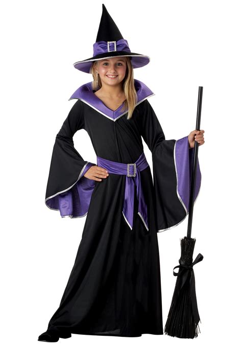 Purple witch halloween costyme